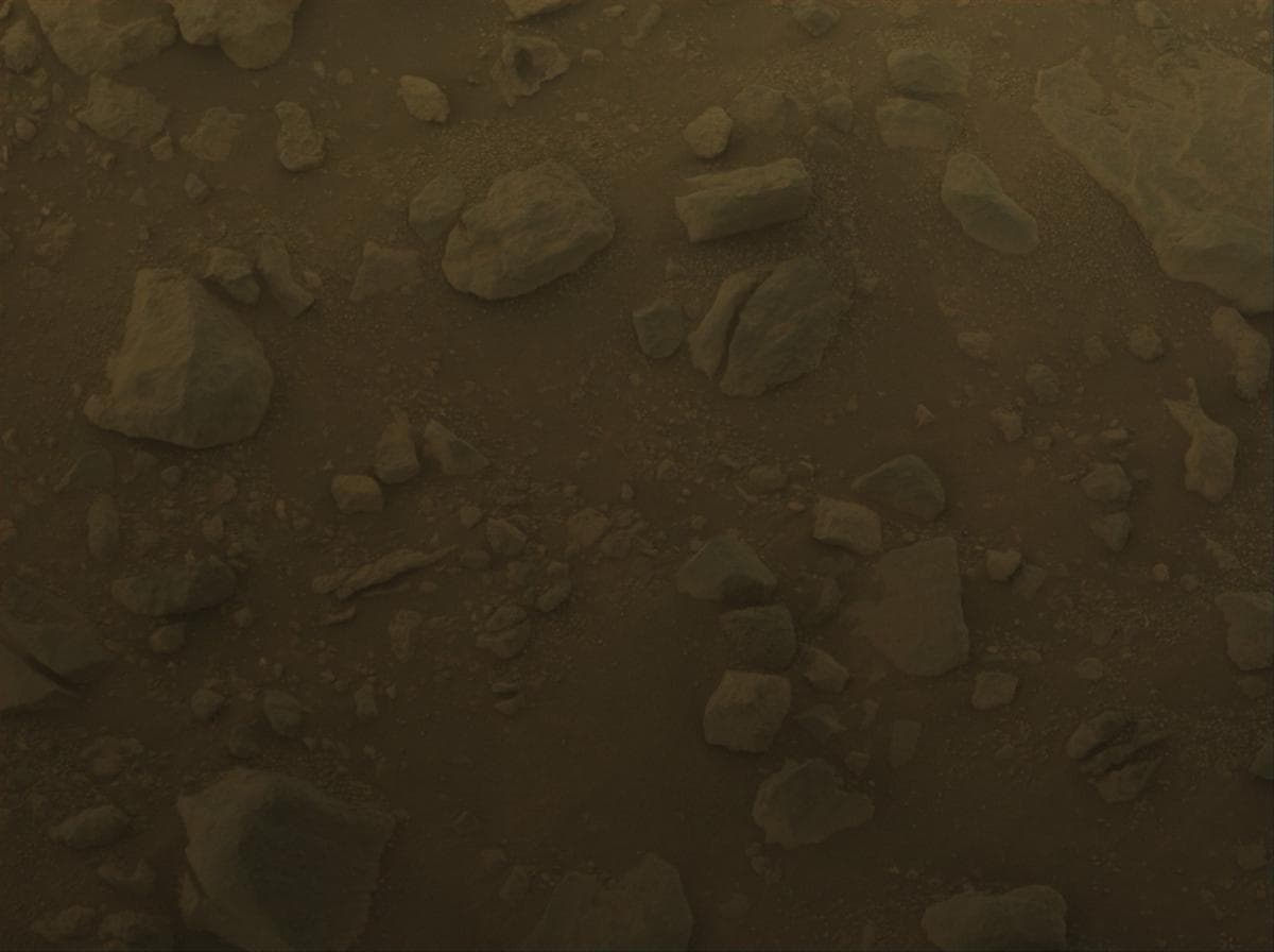 Foto de Marte da câmera FRONT_HAZCAM_RIGHT_A