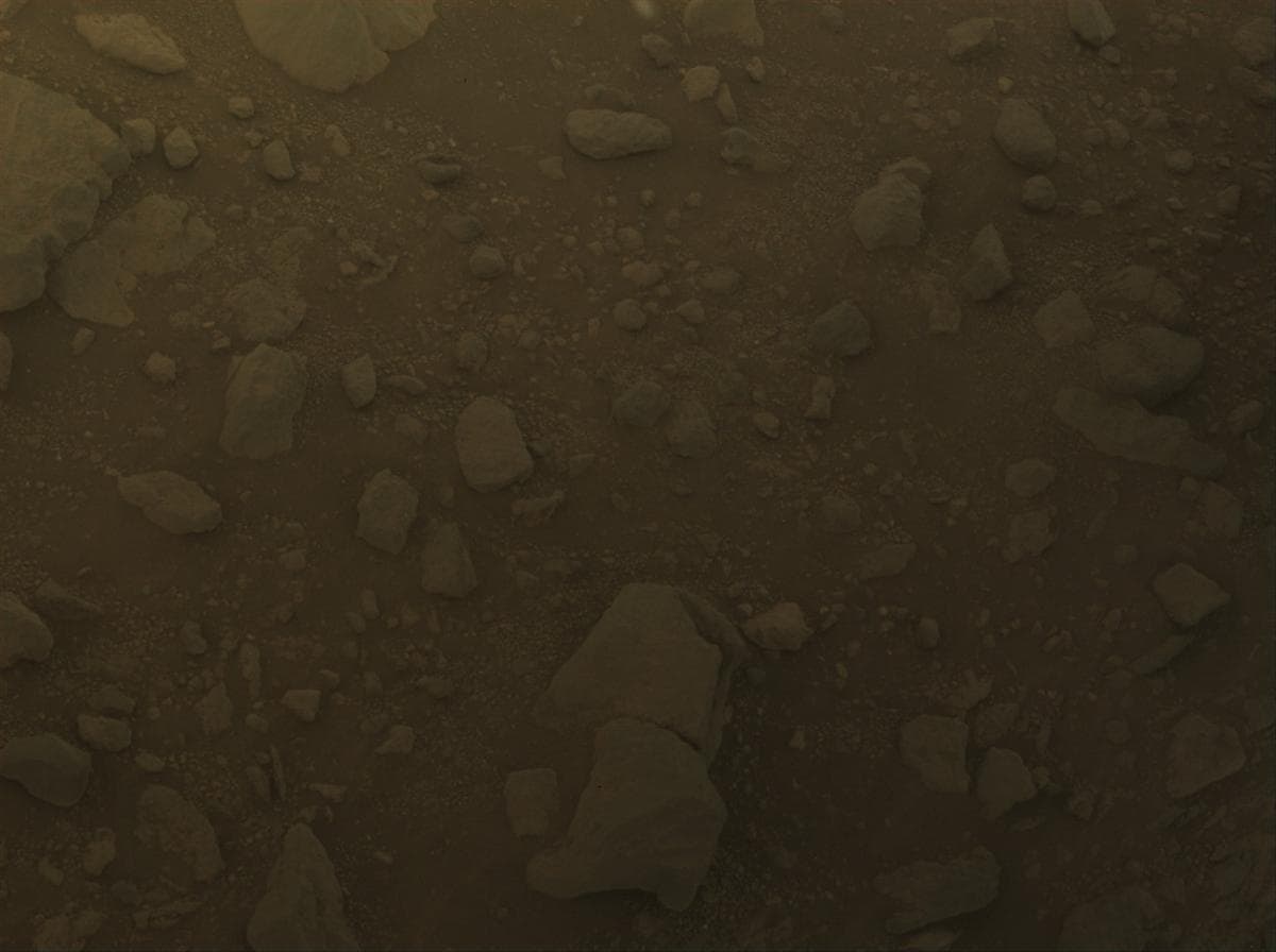 Foto de Marte da câmera FRONT_HAZCAM_RIGHT_A