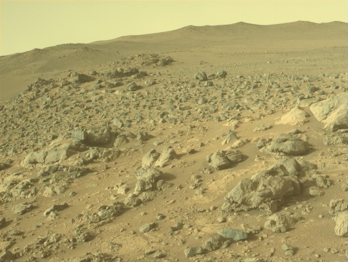 Foto de Marte da câmera FRONT_HAZCAM_LEFT_A
