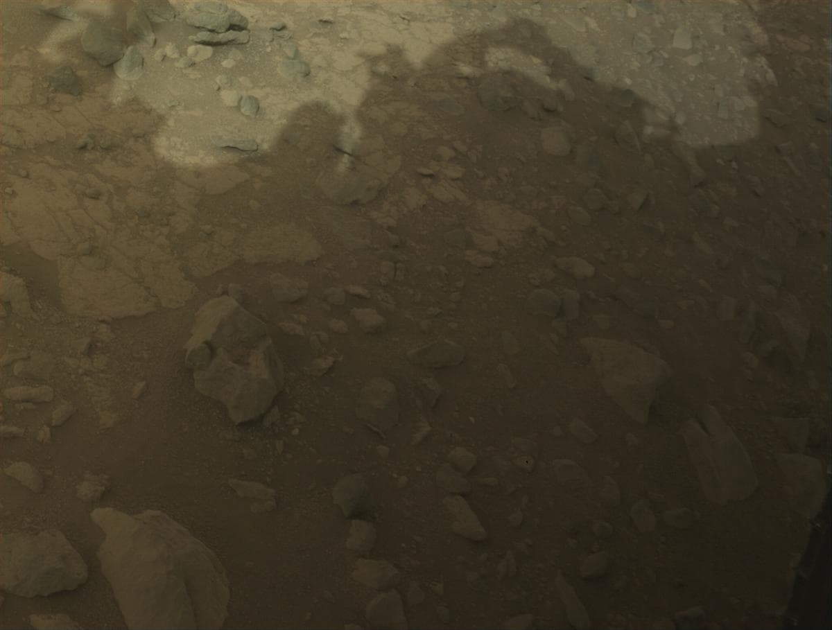Foto de Marte da câmera FRONT_HAZCAM_LEFT_A