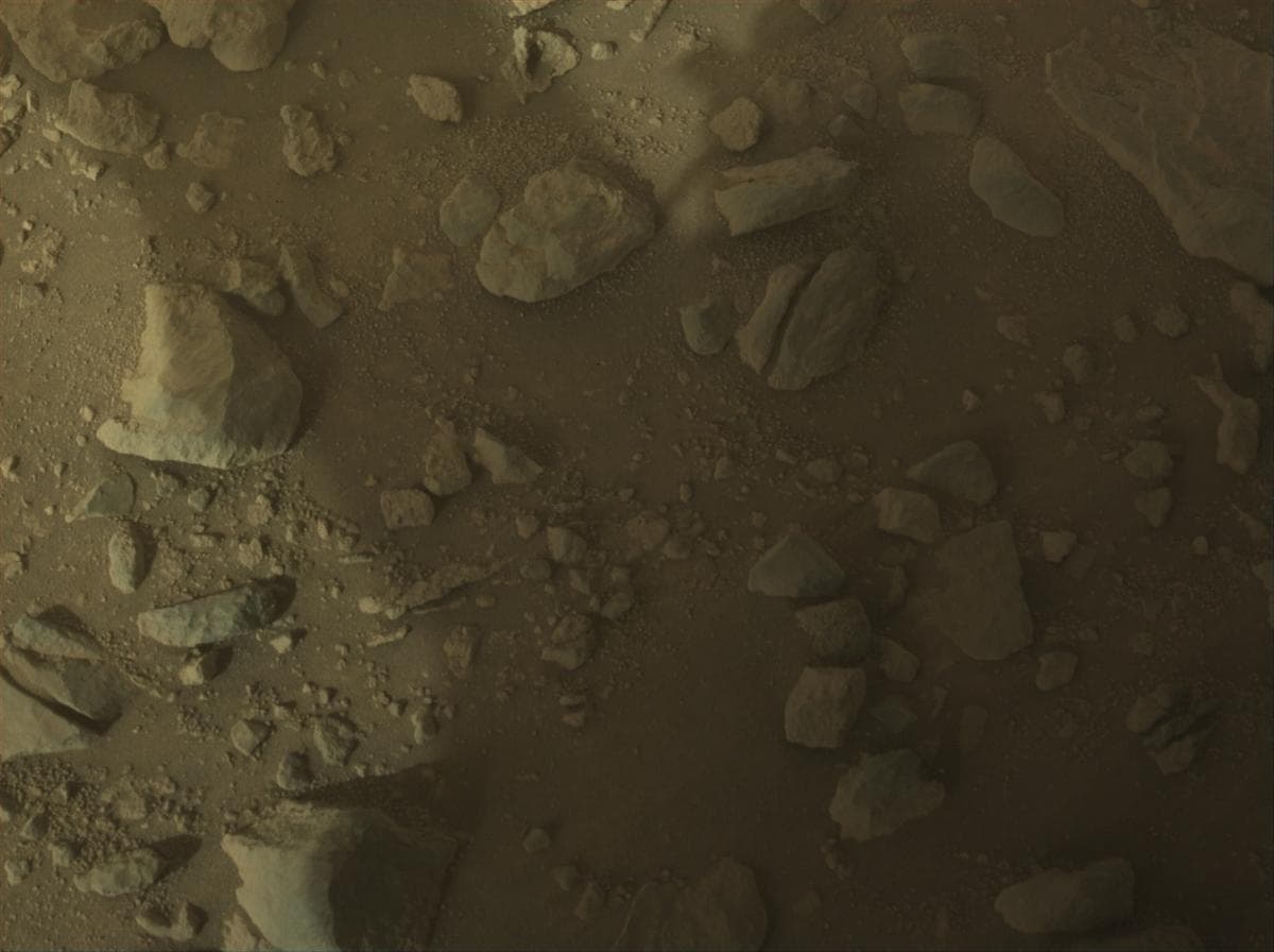 Foto de Marte da câmera FRONT_HAZCAM_LEFT_A