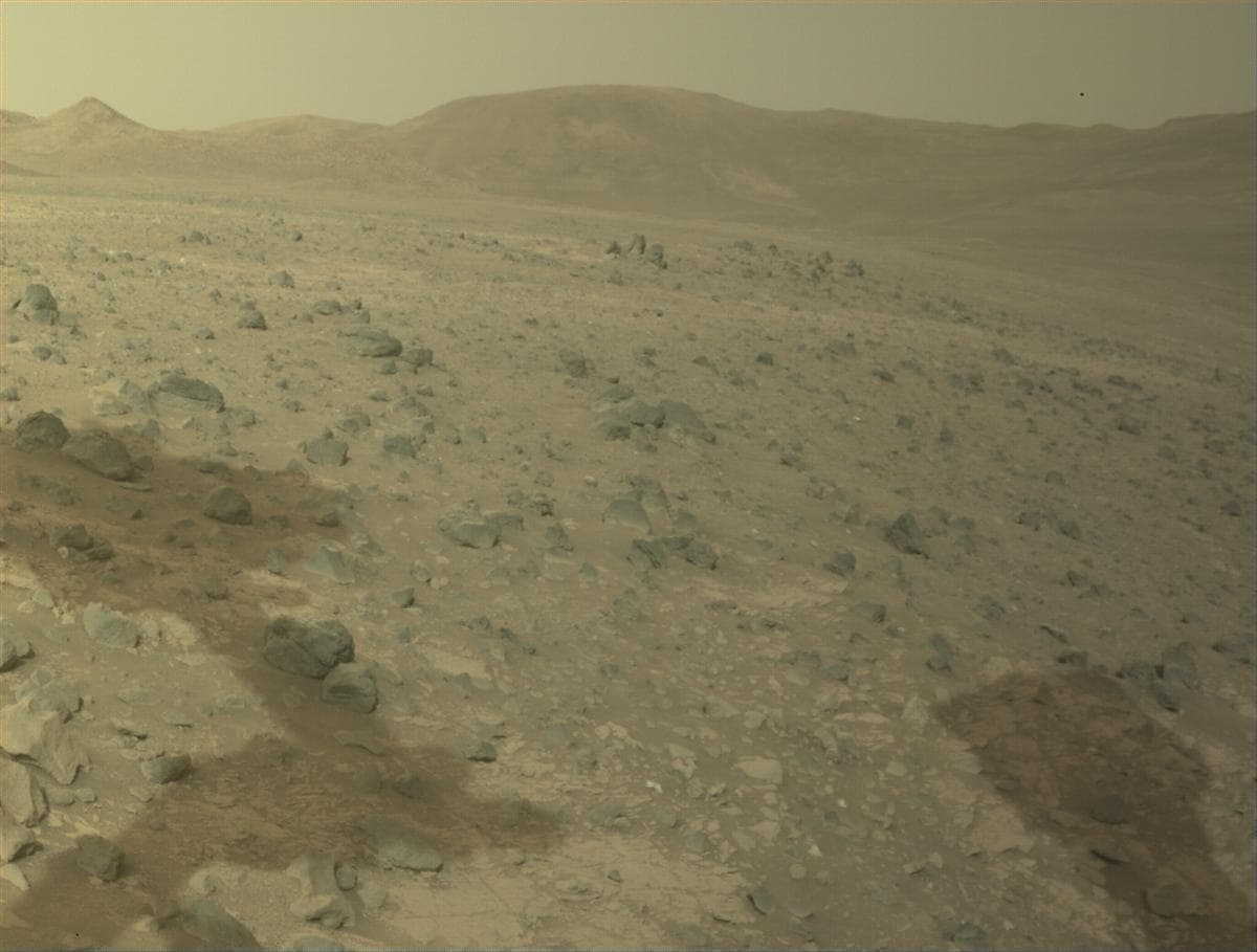 Foto de Marte da câmera FRONT_HAZCAM_LEFT_A