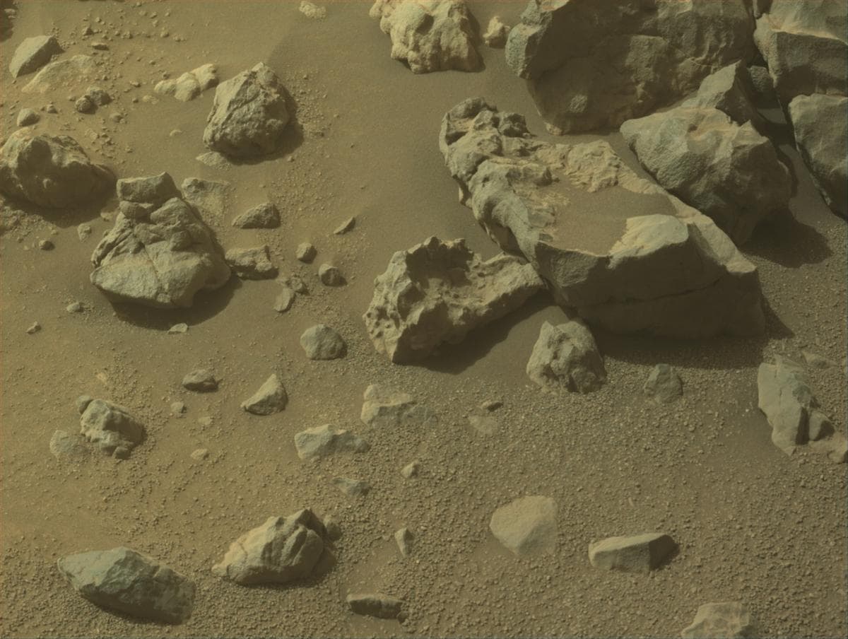Foto de Marte da câmera FRONT_HAZCAM_LEFT_A