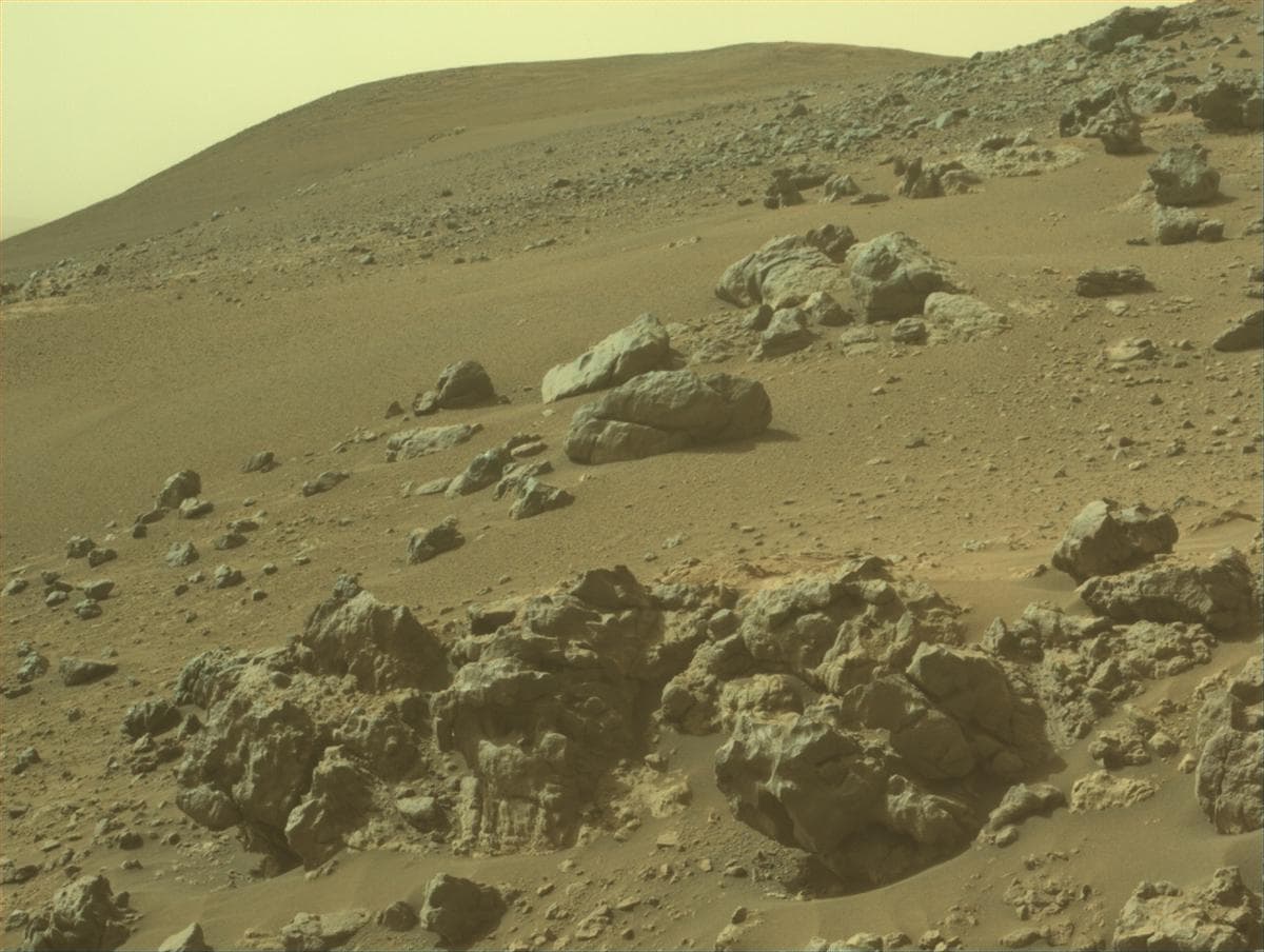 Foto de Marte da câmera FRONT_HAZCAM_LEFT_A