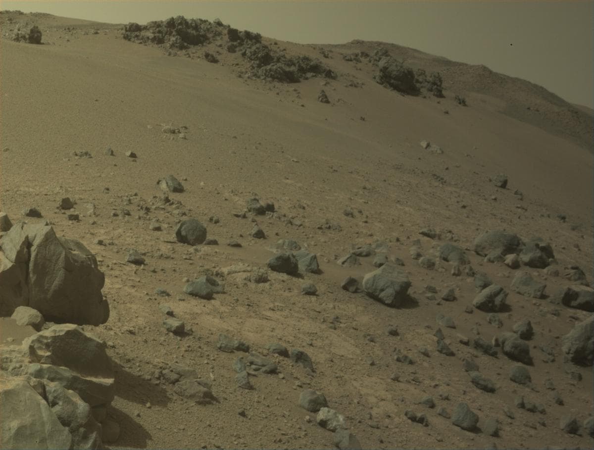 Foto de Marte da câmera FRONT_HAZCAM_LEFT_A