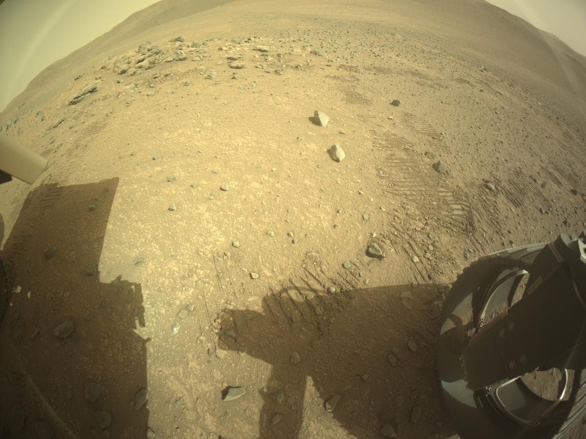 Foto de Marte da câmera REAR_HAZCAM_RIGHT