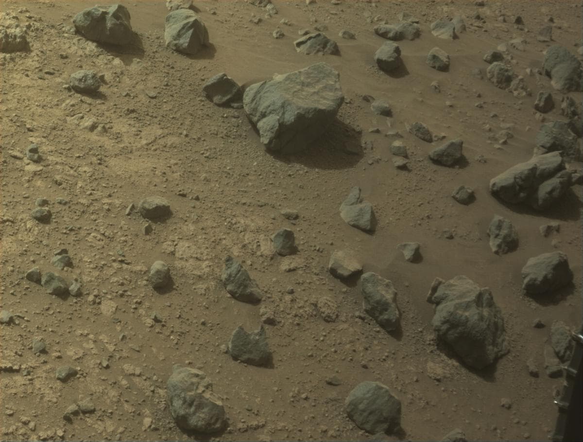 Foto de Marte da câmera FRONT_HAZCAM_LEFT_A