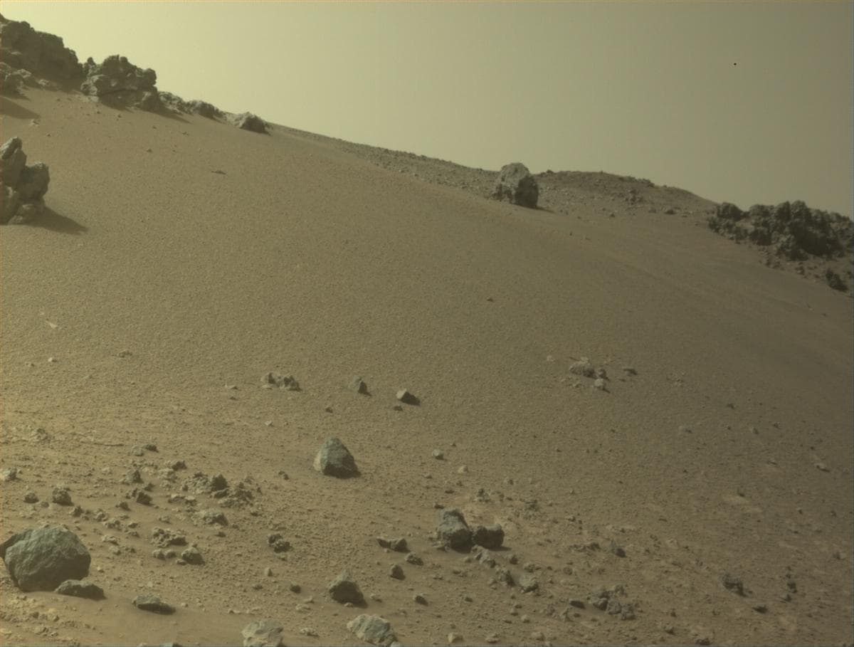 Foto de Marte da câmera FRONT_HAZCAM_LEFT_A