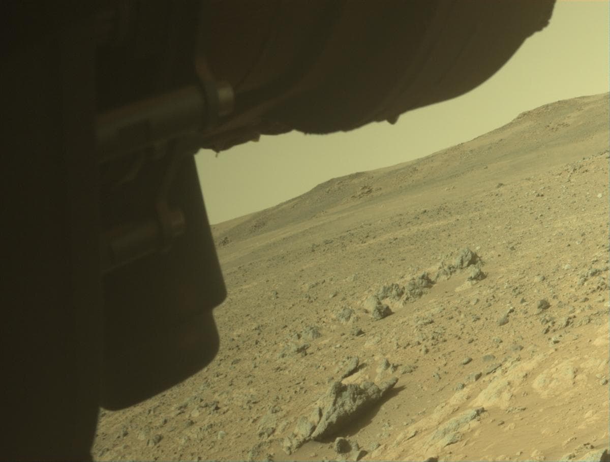 Foto de Marte da câmera FRONT_HAZCAM_LEFT_A