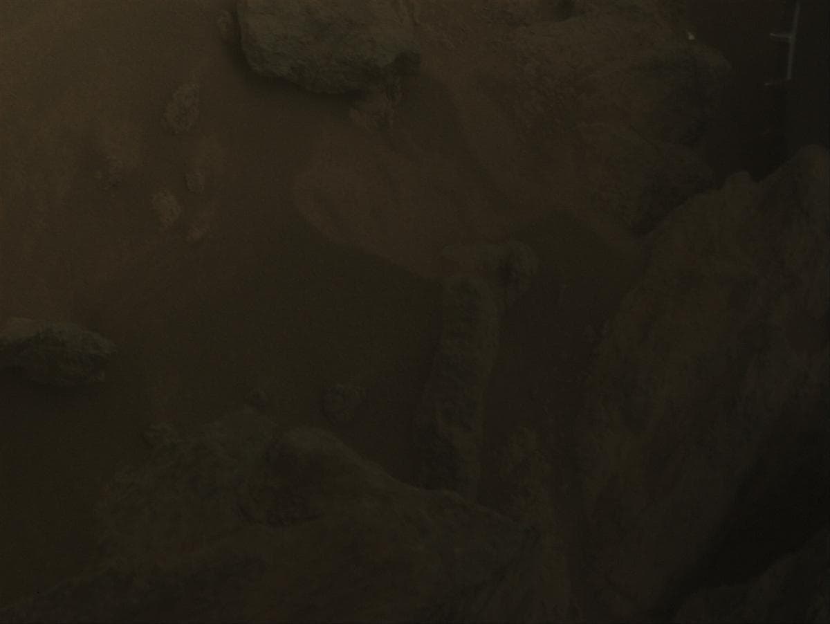 Foto de Marte da câmera FRONT_HAZCAM_LEFT_A