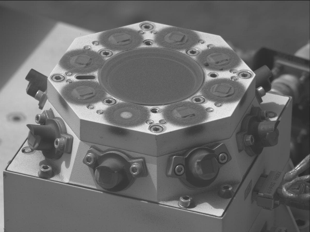 Foto de Marte da câmera MCZ_LEFT