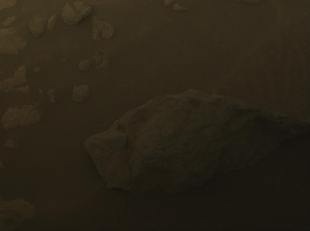 Foto de Marte da câmera FRONT_HAZCAM_LEFT_A