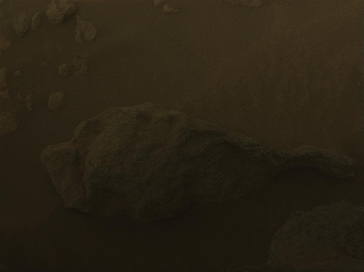 Foto de Marte da câmera FRONT_HAZCAM_RIGHT_A