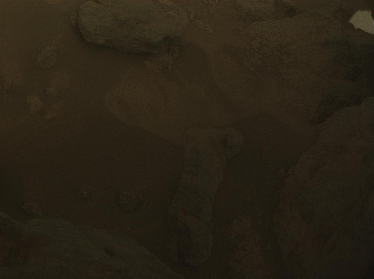 Foto de Marte da câmera FRONT_HAZCAM_RIGHT_A