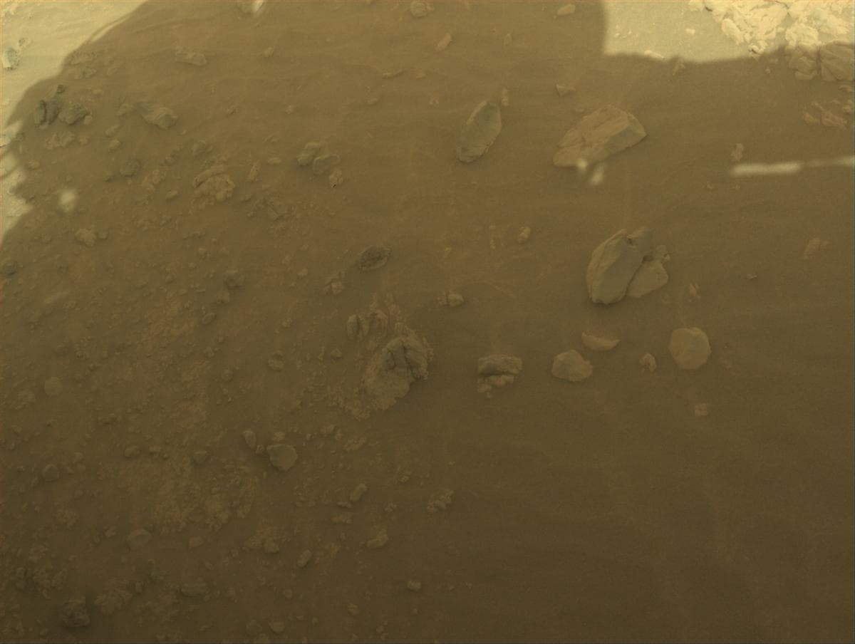 Foto de Marte da câmera FRONT_HAZCAM_LEFT_A