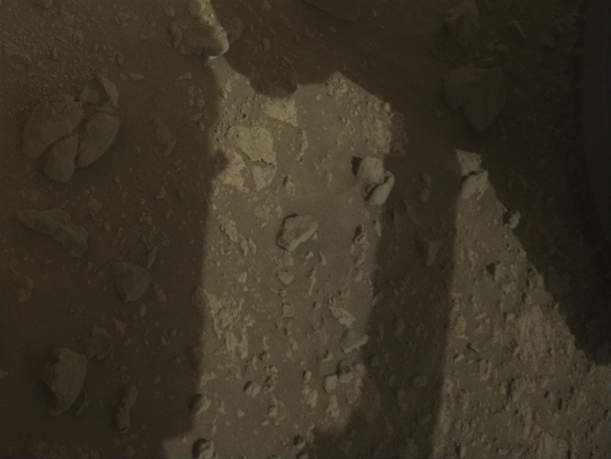 Foto de Marte da câmera FRONT_HAZCAM_LEFT_A