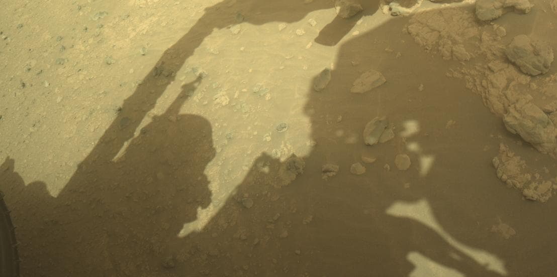 Foto de Marte da câmera FRONT_HAZCAM_LEFT_A