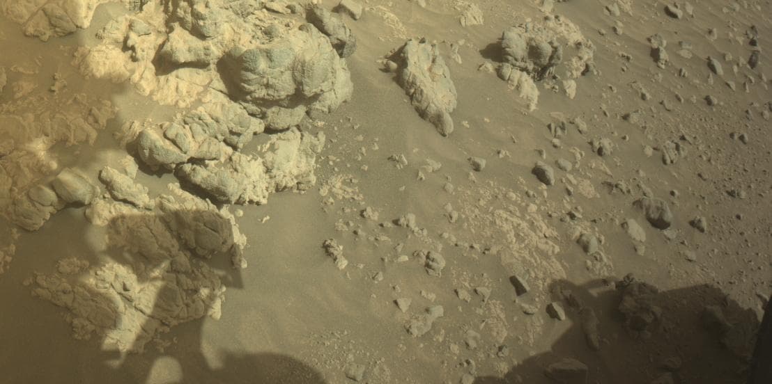Foto de Marte da câmera FRONT_HAZCAM_LEFT_A