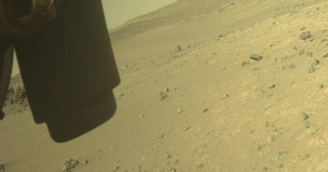 Foto de Marte da câmera FRONT_HAZCAM_LEFT_A