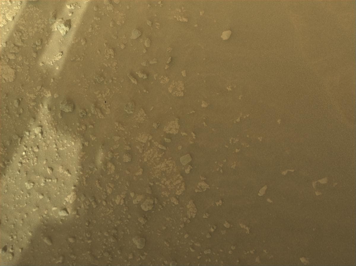 Foto de Marte da câmera FRONT_HAZCAM_LEFT_A
