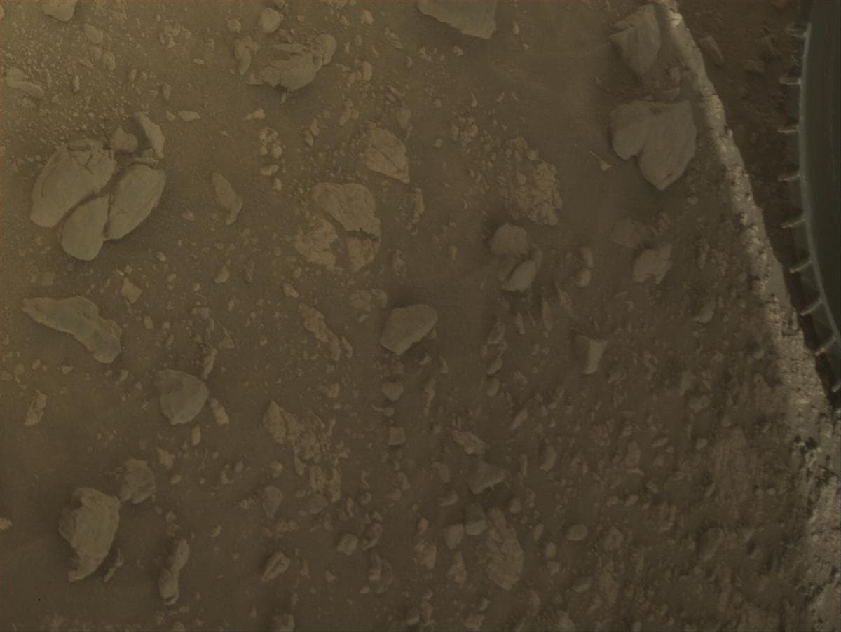 Foto de Marte da câmera FRONT_HAZCAM_LEFT_A