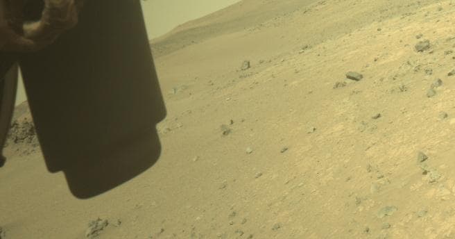 Foto de Marte da câmera FRONT_HAZCAM_LEFT_A