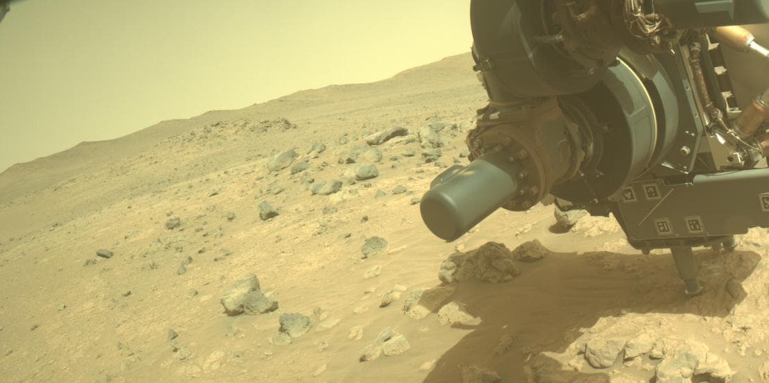 Foto de Marte da câmera FRONT_HAZCAM_LEFT_A