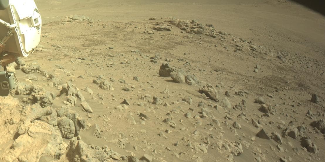 Foto de Marte da câmera FRONT_HAZCAM_LEFT_A