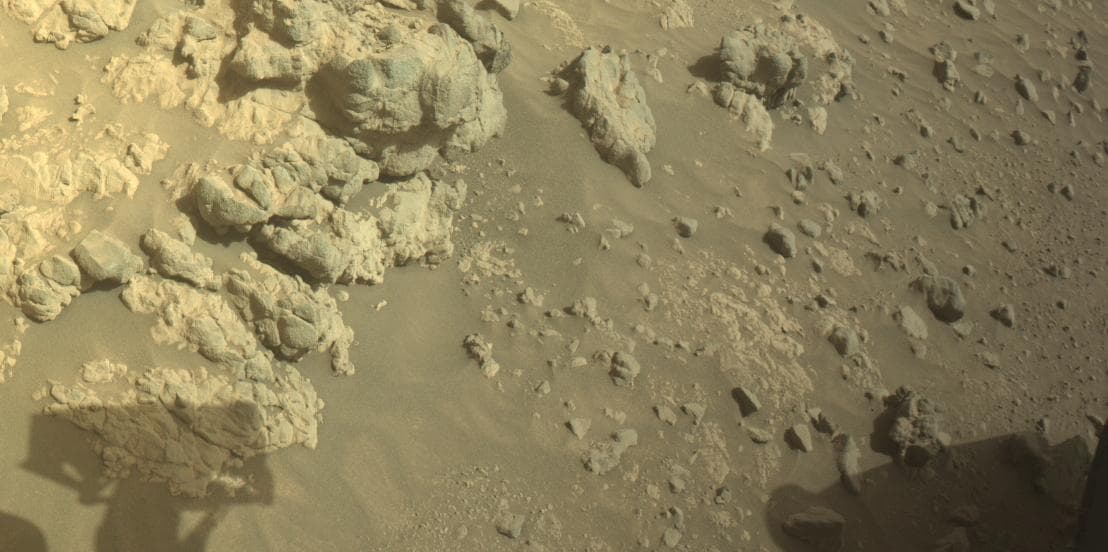 Foto de Marte da câmera FRONT_HAZCAM_LEFT_A