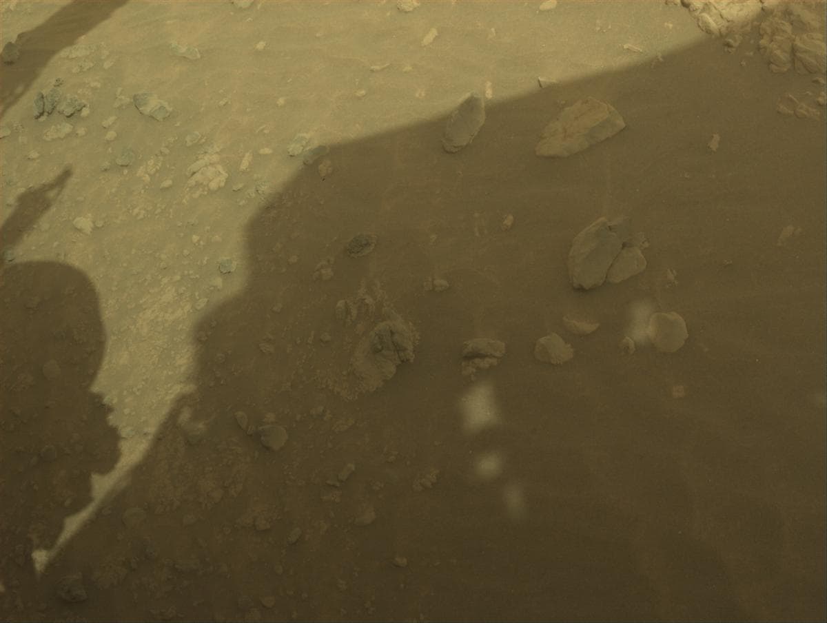 Foto de Marte da câmera FRONT_HAZCAM_LEFT_A