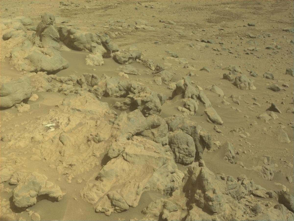 Foto de Marte da câmera FRONT_HAZCAM_LEFT_A