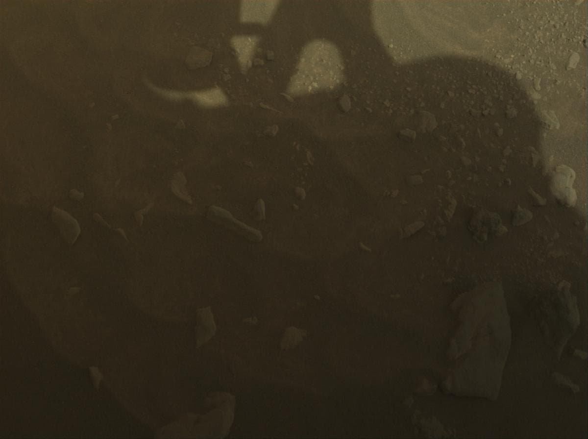 Foto de Marte da câmera FRONT_HAZCAM_LEFT_A