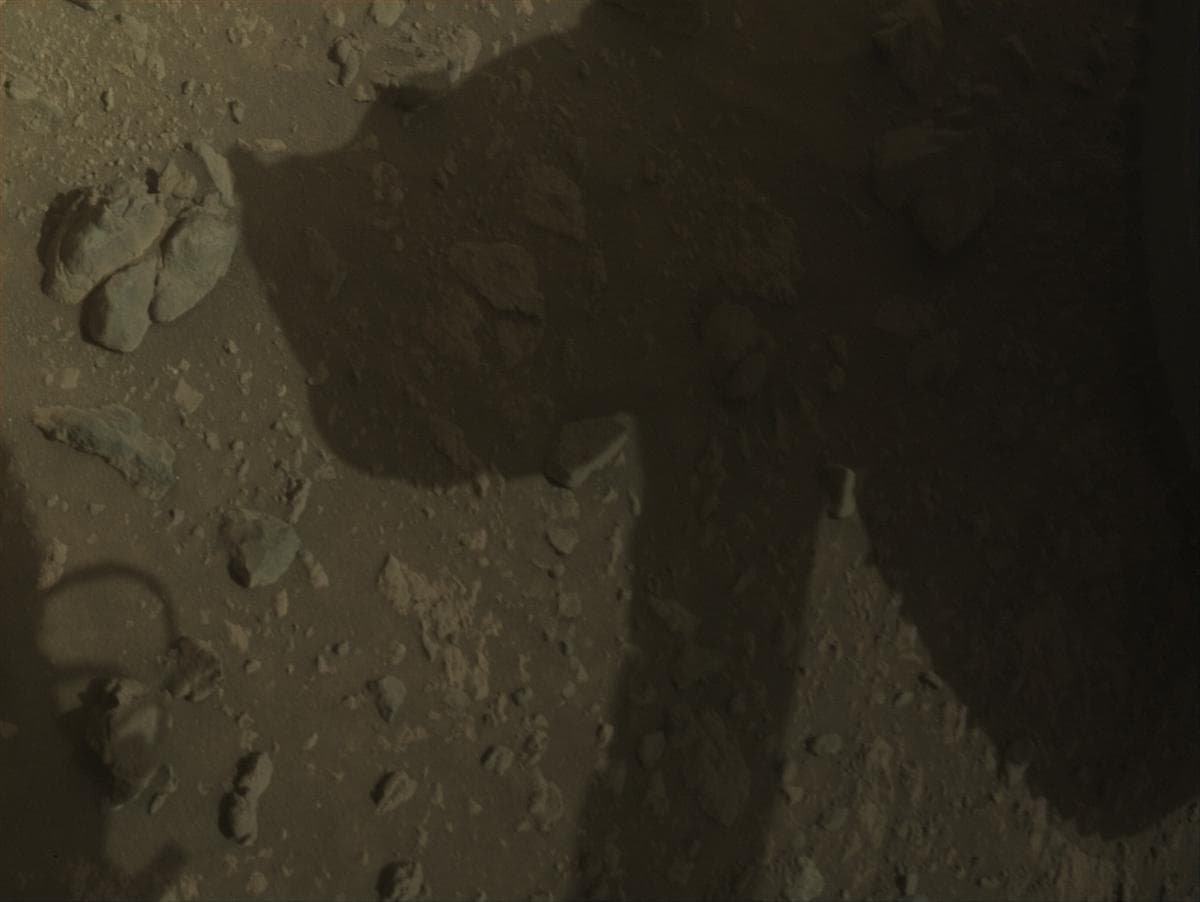 Foto de Marte da câmera FRONT_HAZCAM_LEFT_A