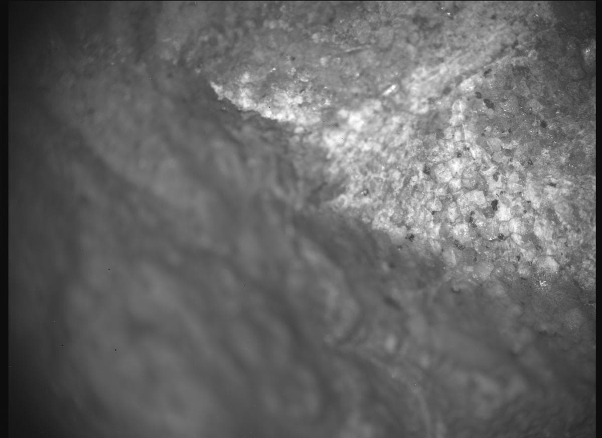 Foto de Marte da câmera SHERLOC_ACI