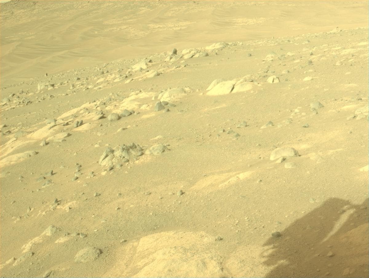 Foto de Marte da câmera FRONT_HAZCAM_LEFT_A