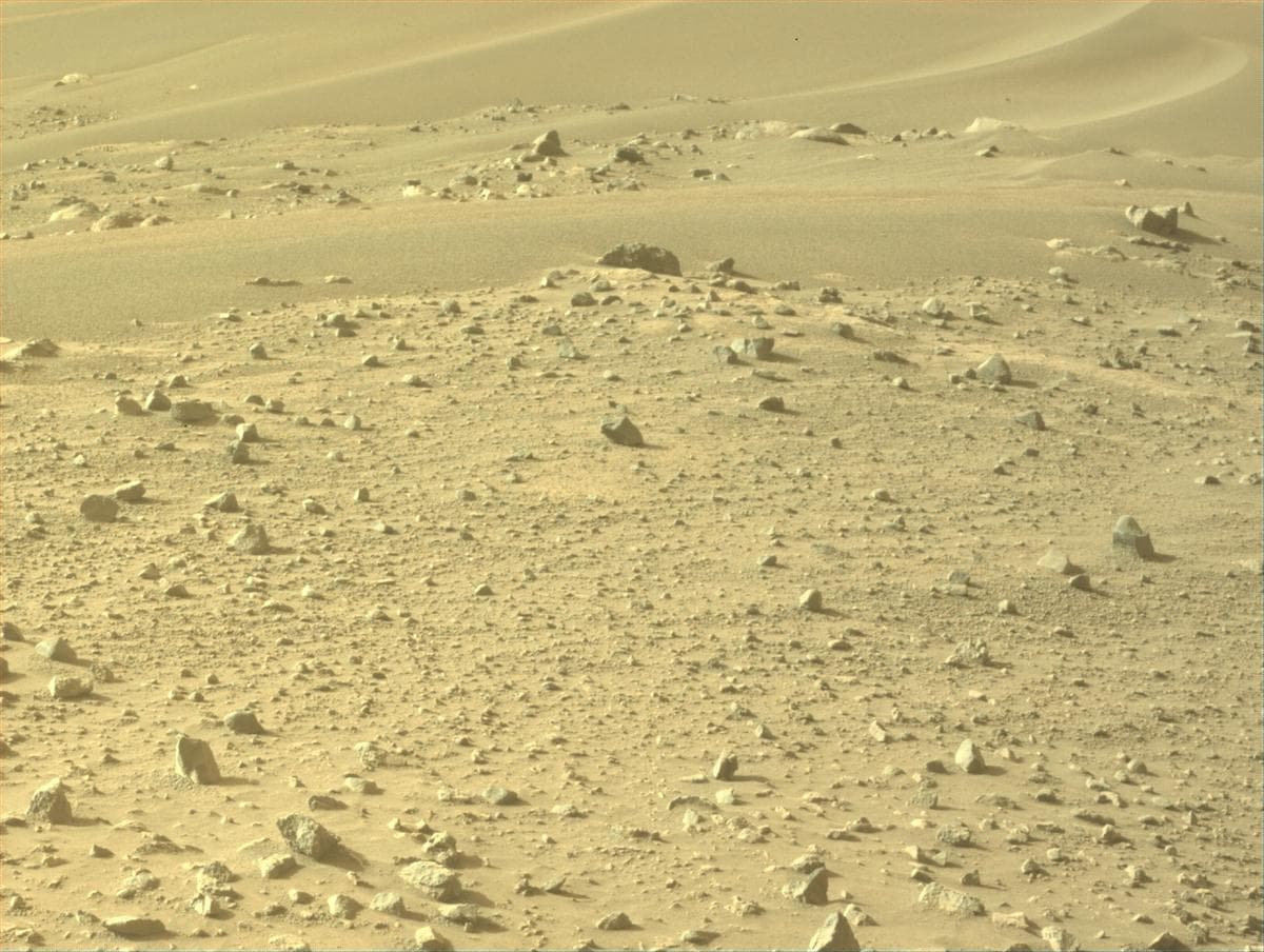 Foto de Marte da câmera FRONT_HAZCAM_LEFT_A