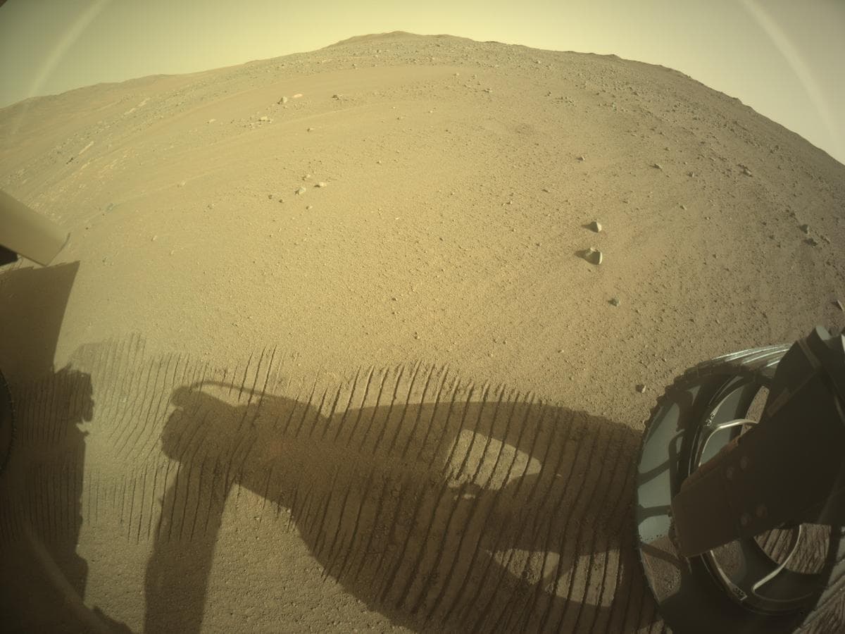 Foto de Marte da câmera REAR_HAZCAM_RIGHT