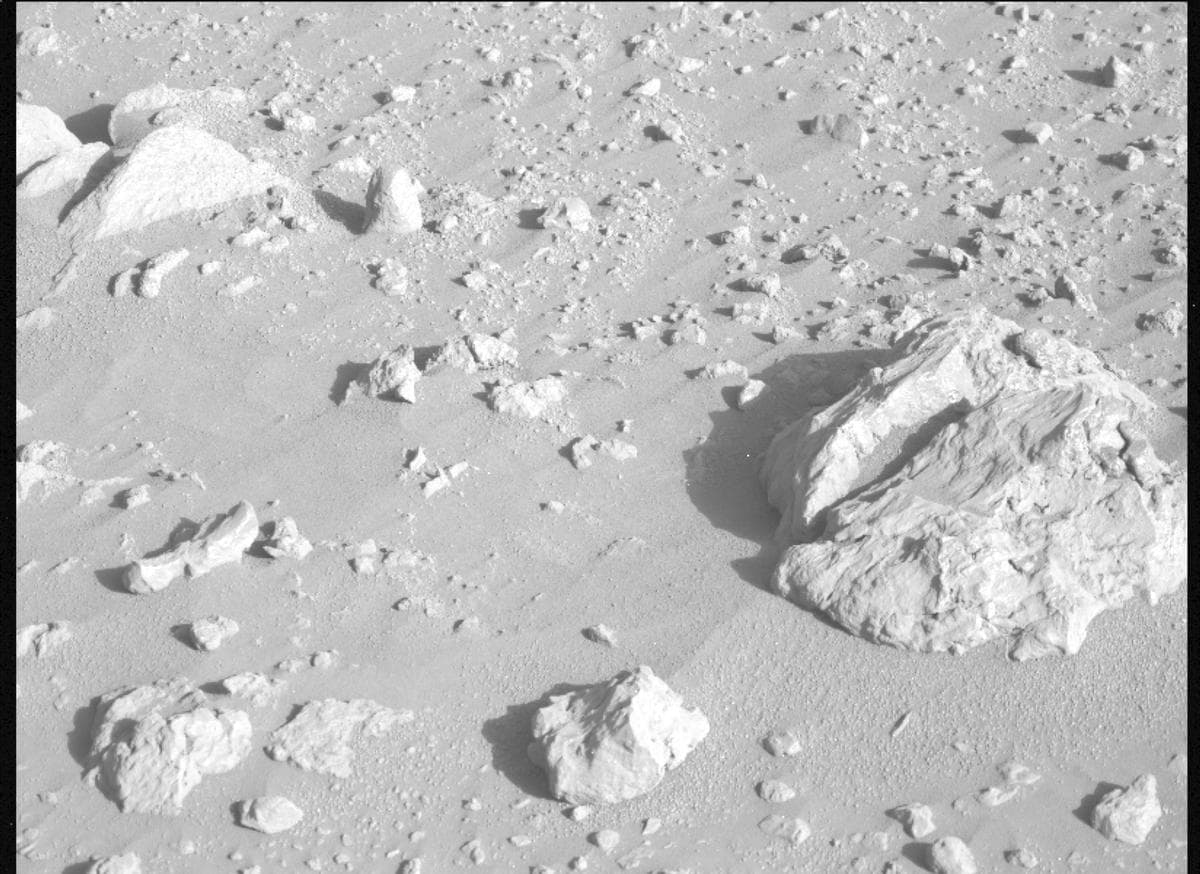 Foto de Marte da câmera MCZ_LEFT