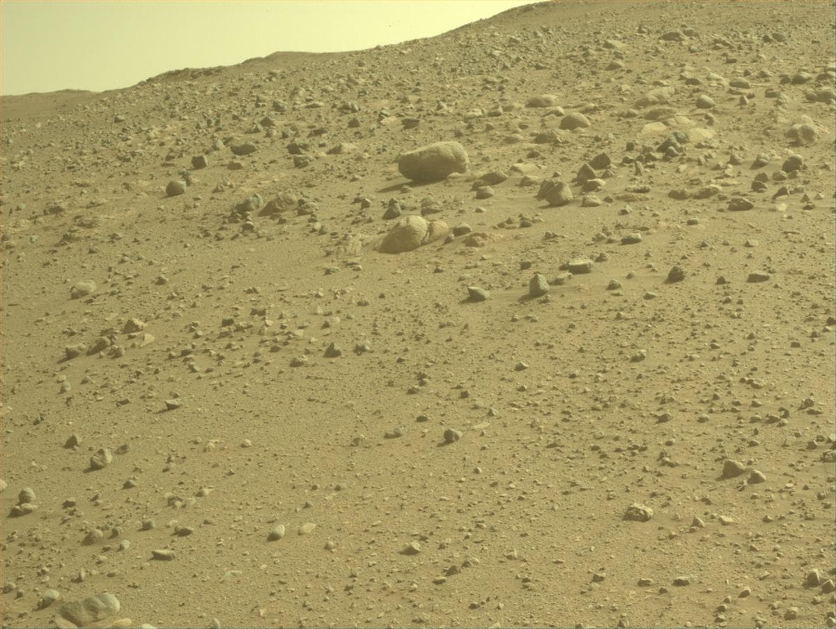 Foto de Marte da câmera FRONT_HAZCAM_LEFT_A