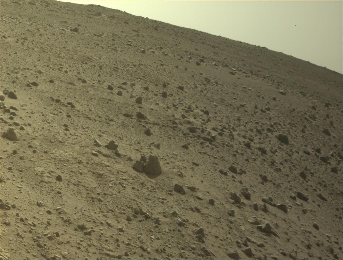 Foto de Marte da câmera FRONT_HAZCAM_LEFT_A