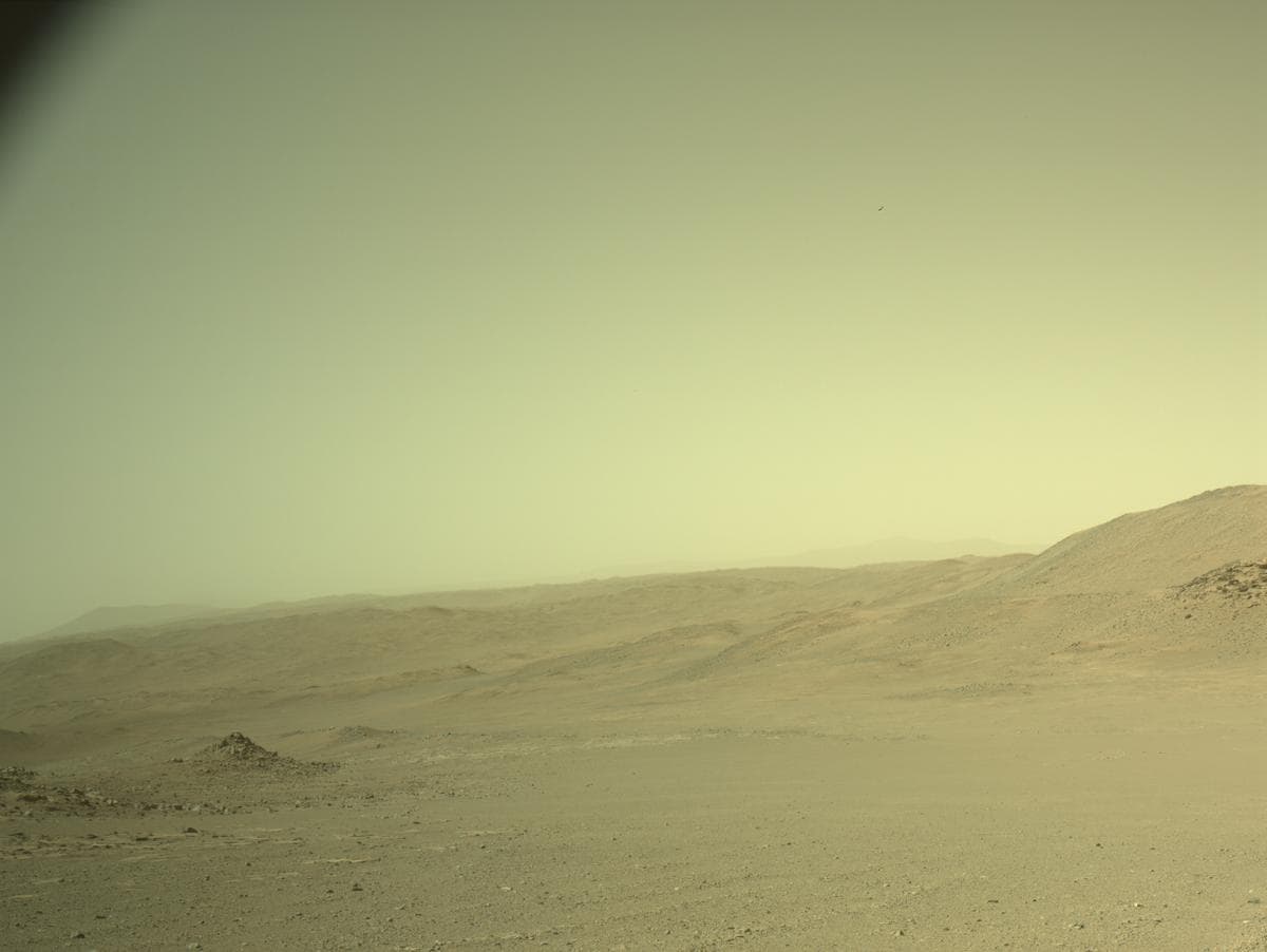 Foto do rover em Marte de 2026-06-15