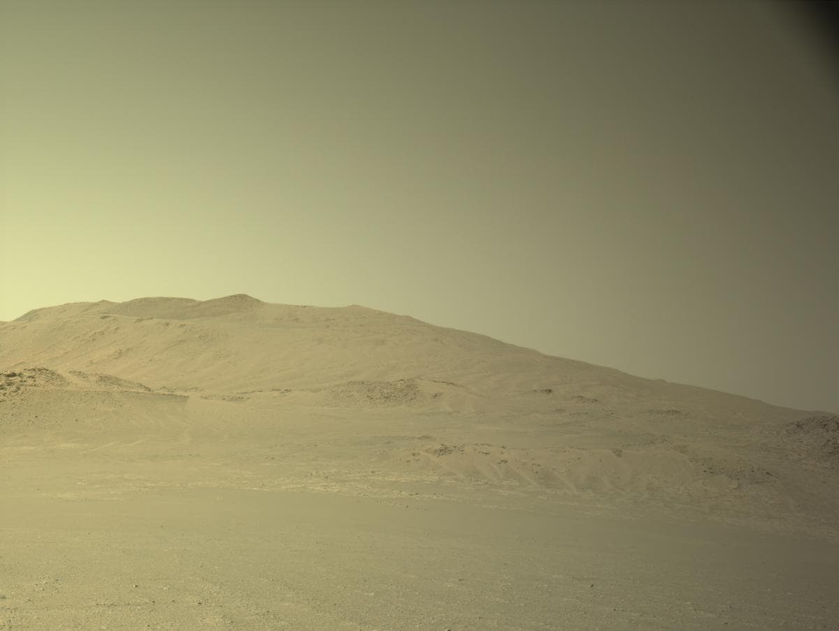 Foto do rover em Marte de 2026-06-15