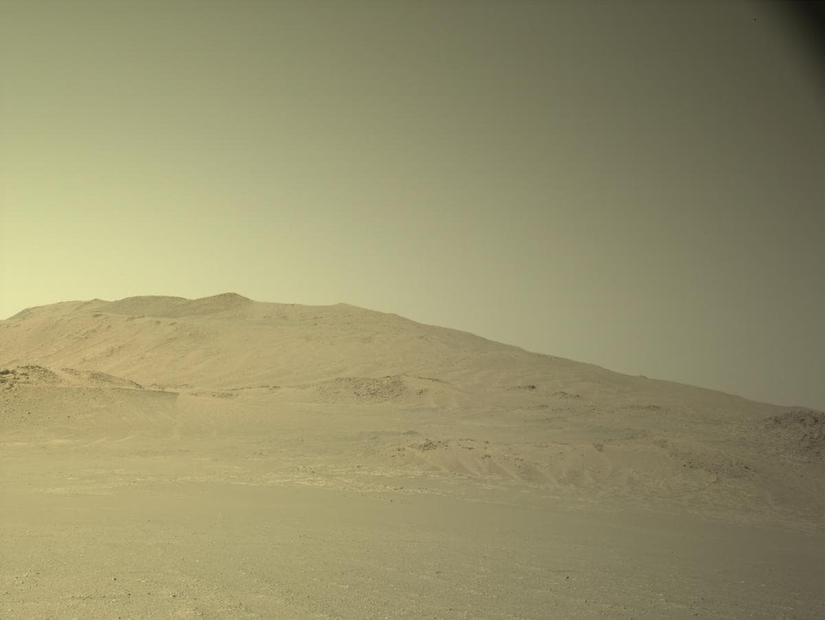 Foto do rover em Marte de 2026-06-15