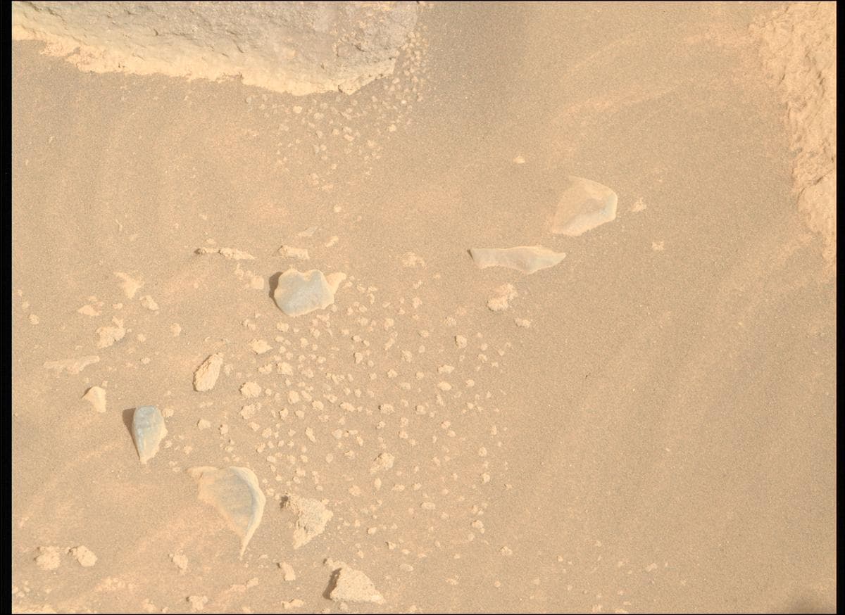 Mars image captured by MCZ_RIGHT on Perseverance