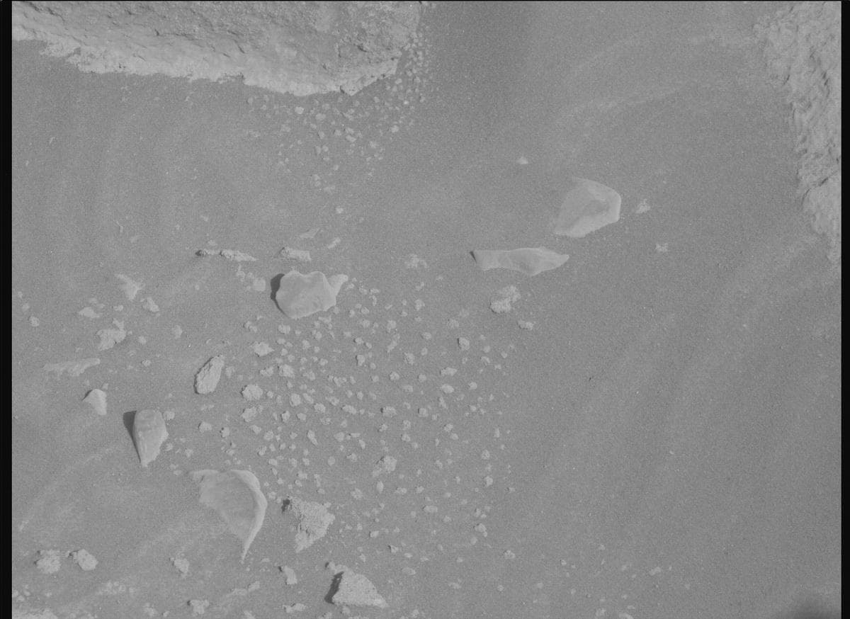 Mars image captured by MCZ_RIGHT on Perseverance