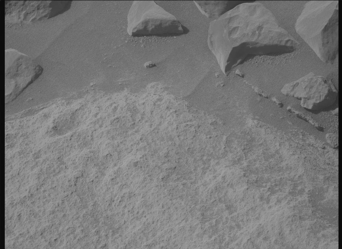 Mars image captured by MCZ_RIGHT on Perseverance