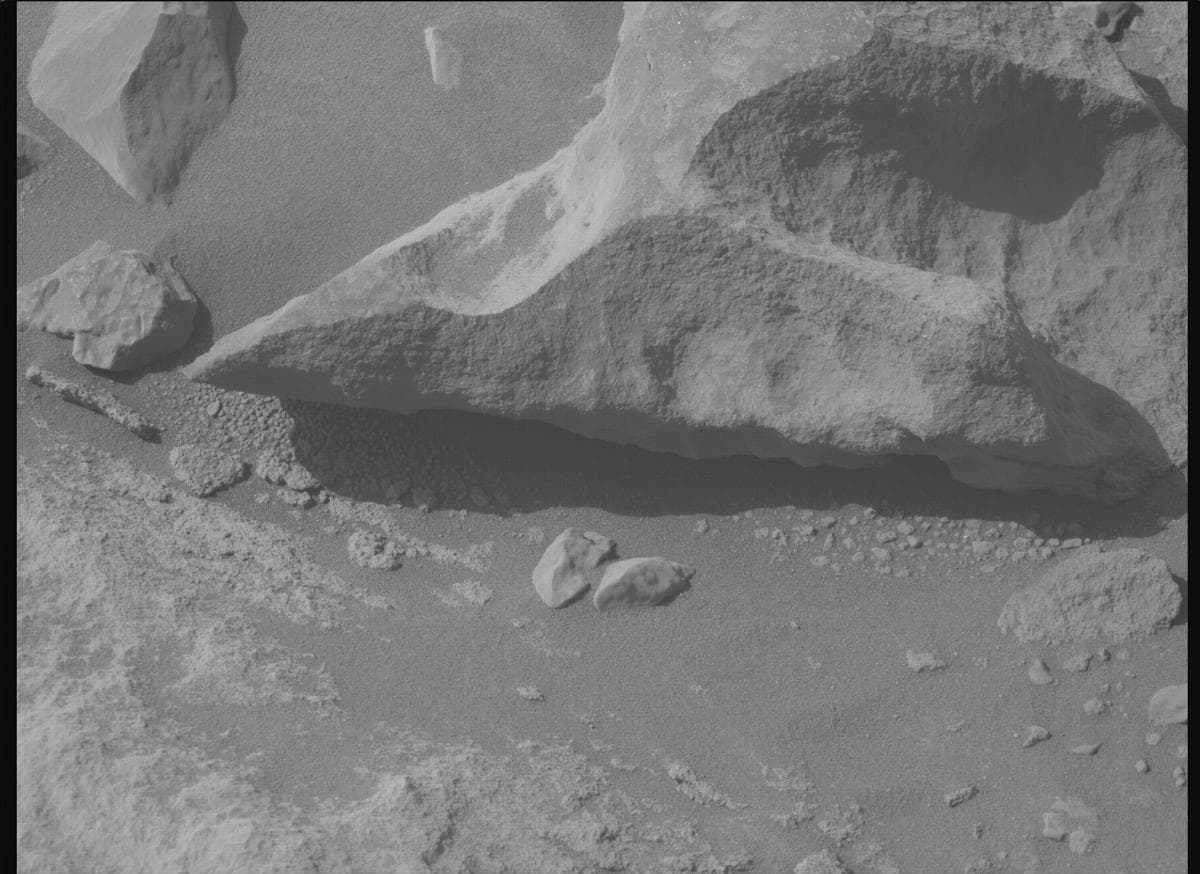 Mars image captured by MCZ_RIGHT on Perseverance