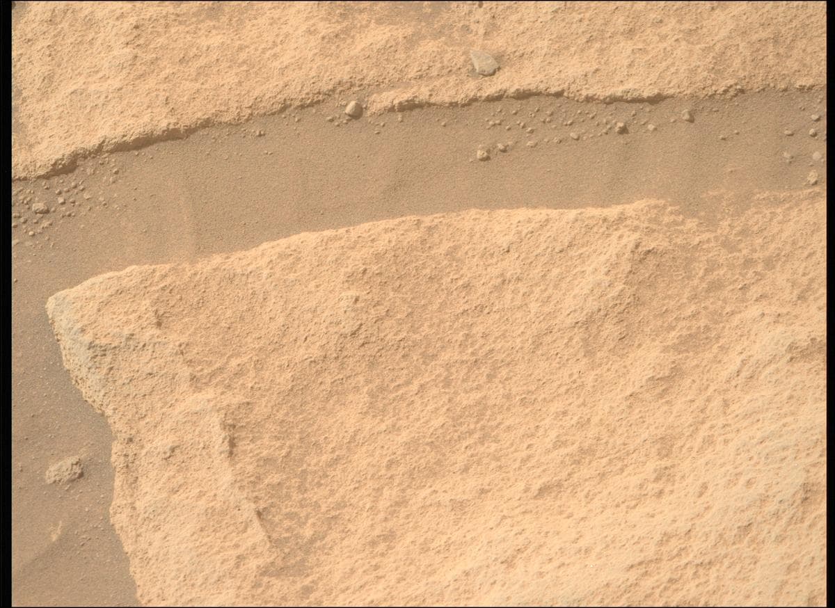 Mars image captured by MCZ_RIGHT on Perseverance