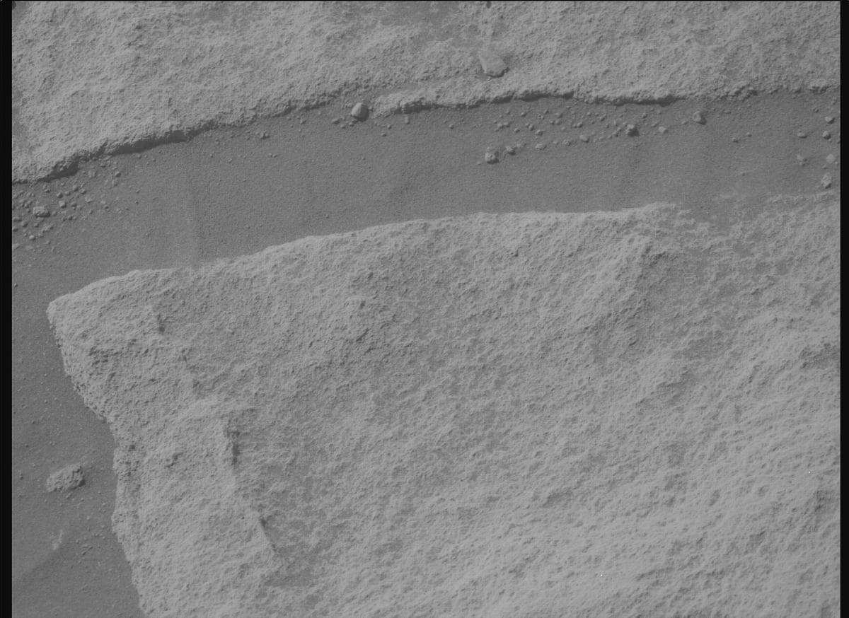 Mars image captured by MCZ_RIGHT on Perseverance