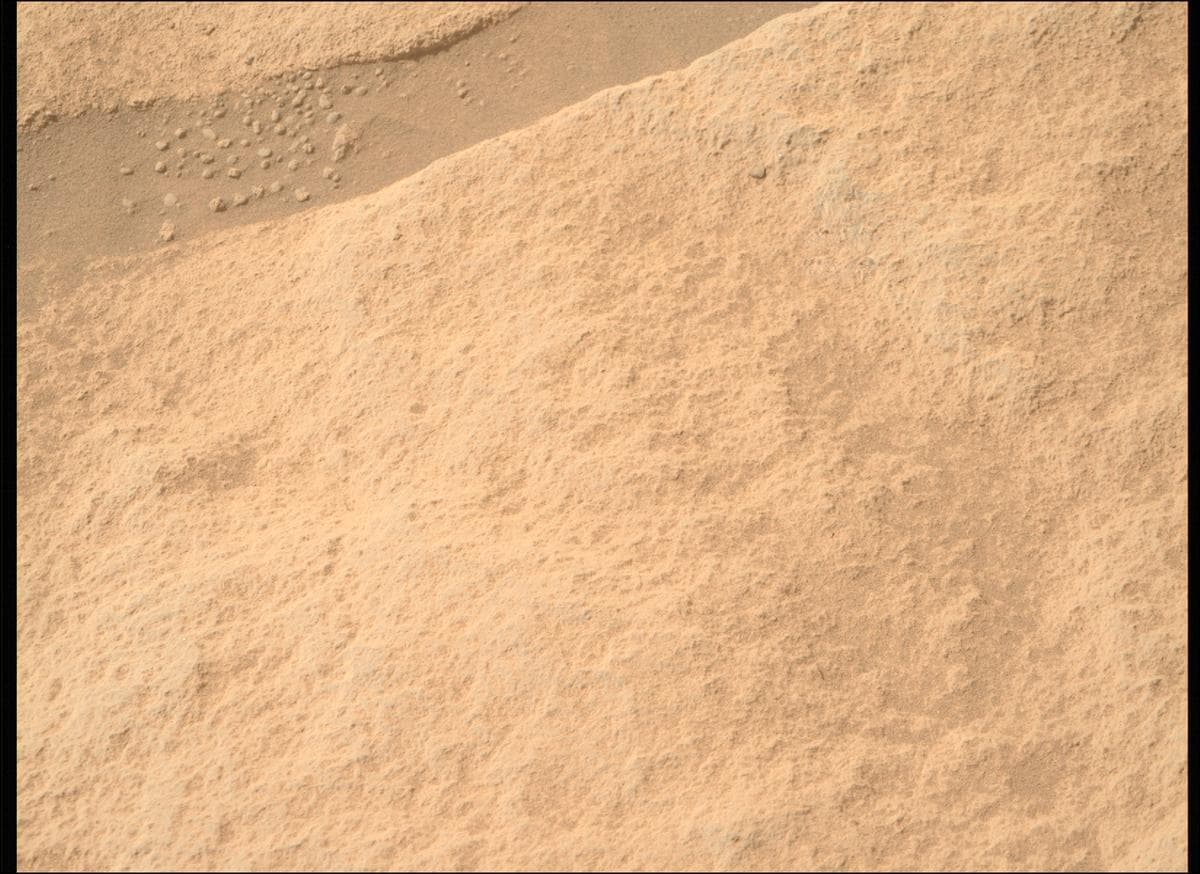 Mars image captured by MCZ_RIGHT on Perseverance